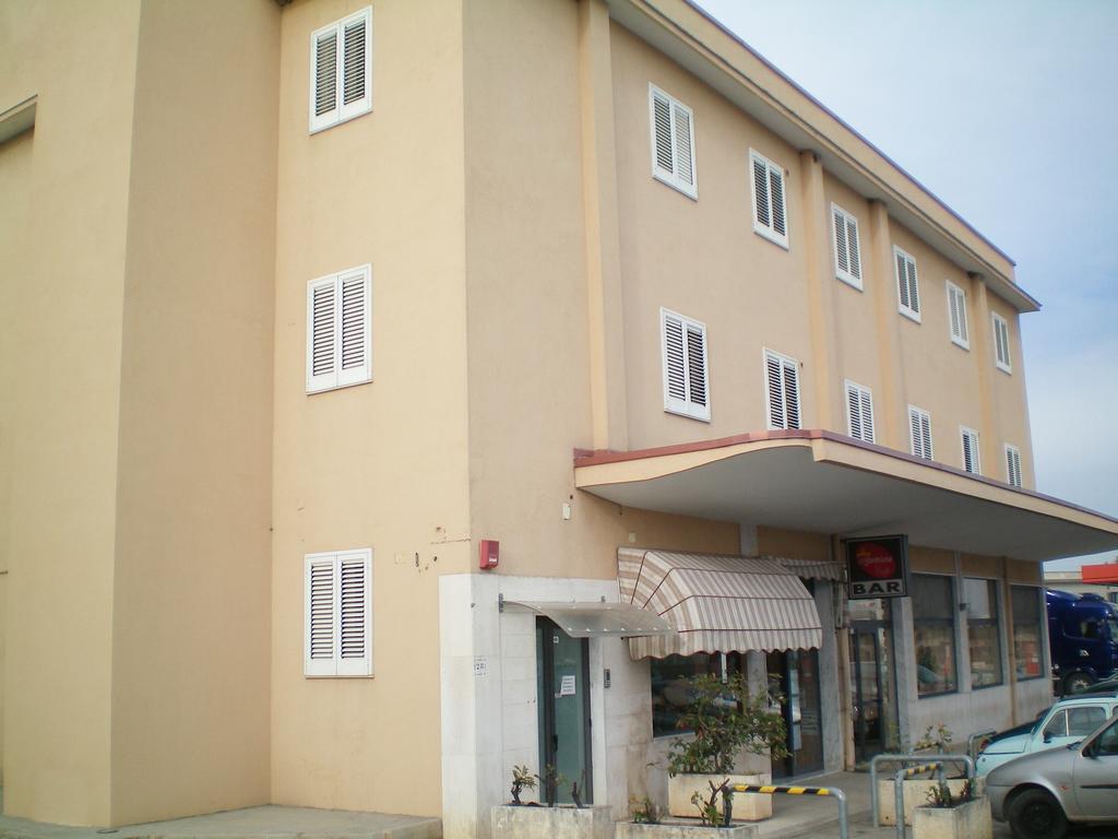 Hotel Zio Cataldo Корато Екстериор снимка