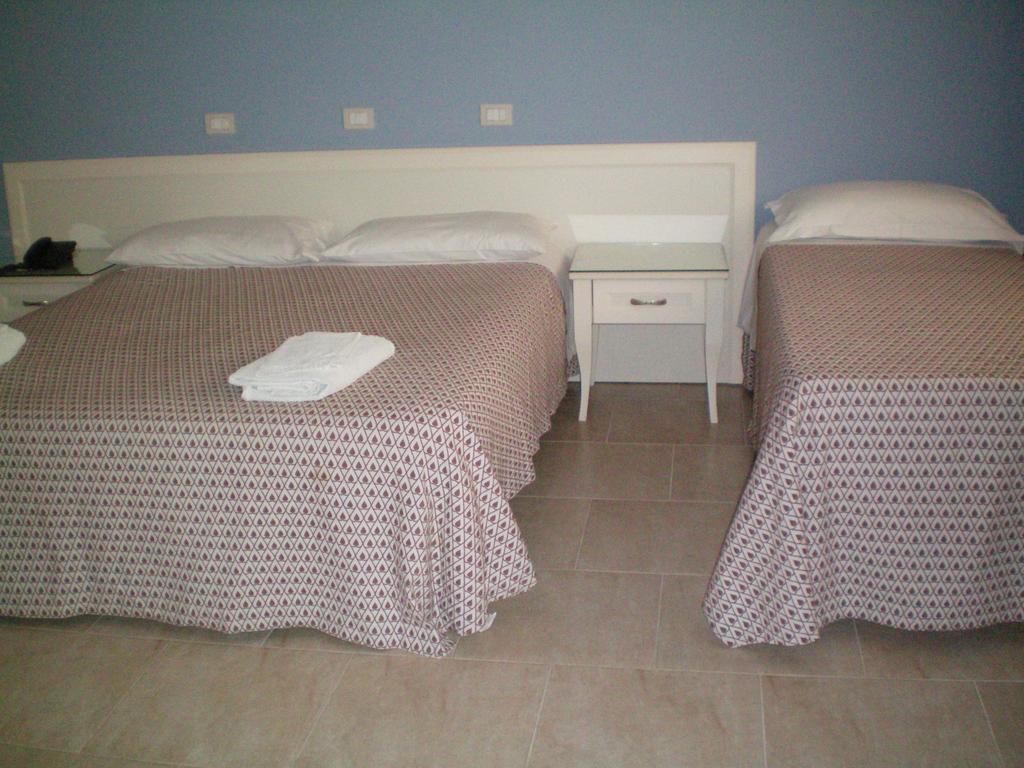 Hotel Zio Cataldo Корато Стая снимка